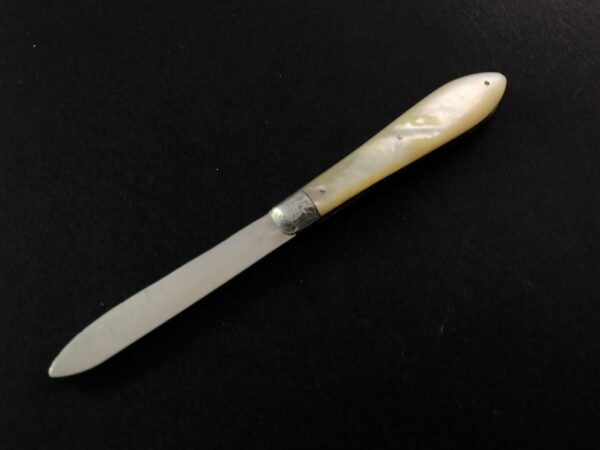 Fine pocket fruit knife by John Yeomans Cowlishaw, 1913 - Image 4